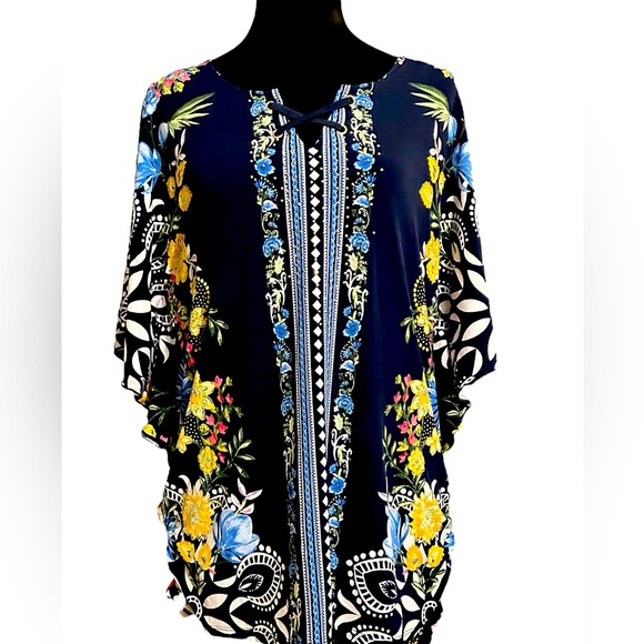 JM Collection Tops - JM Collection colorful Tunic in size medium. Excellent gently used condition.